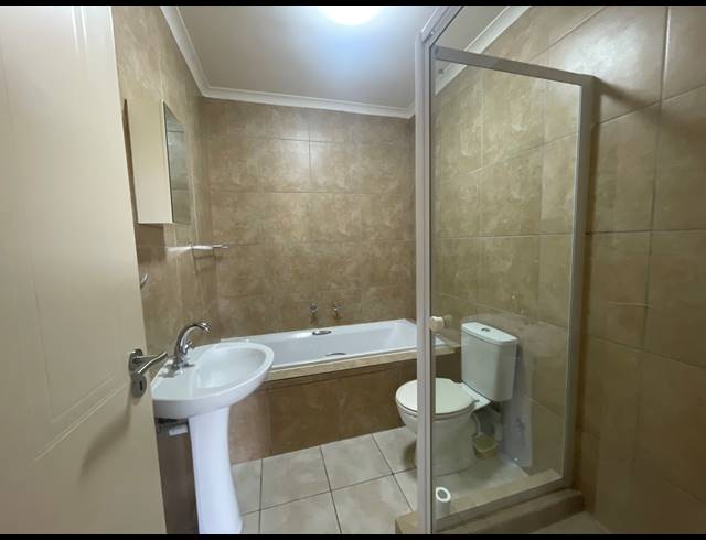3 BEDROOM FREESTANDING FOR SALE IN LAGUNA SANDS